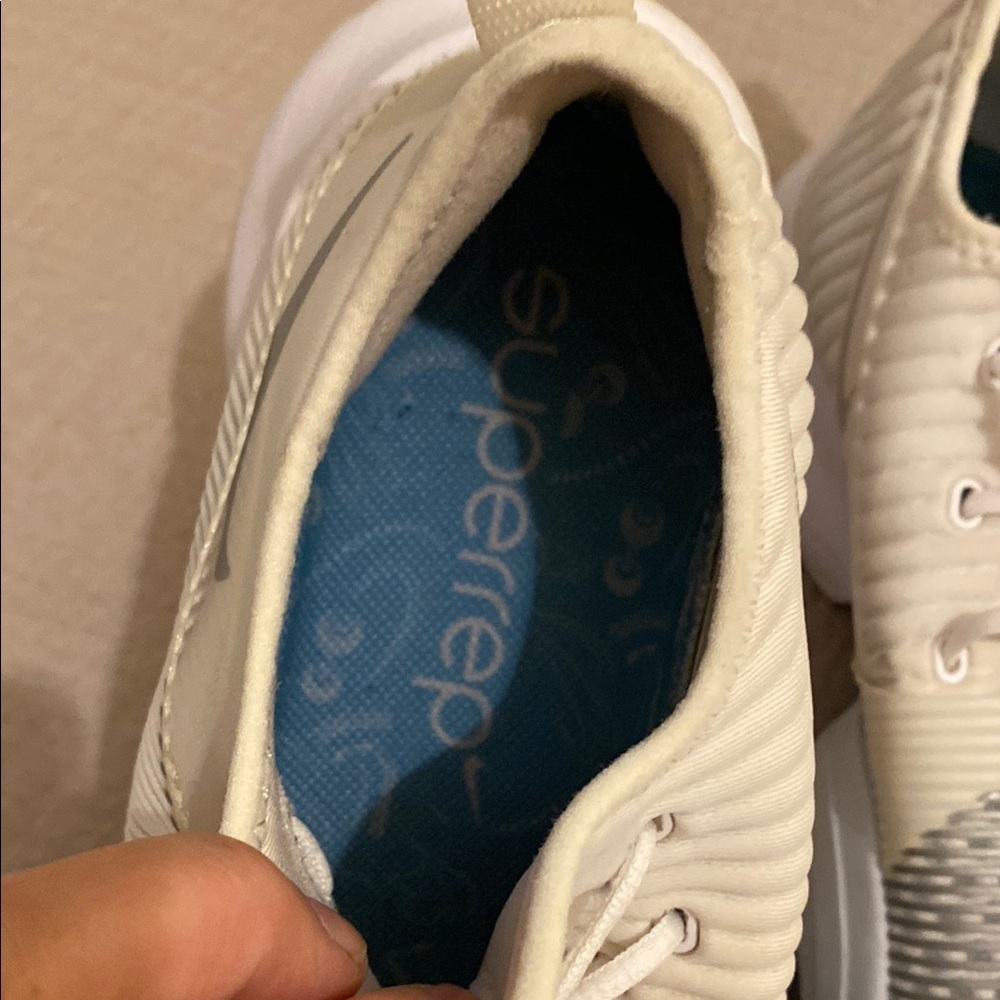 NIKE SUPERREP Off-White and Light Gray Running Shoes. Size 7.5 - Picture 6 of 13